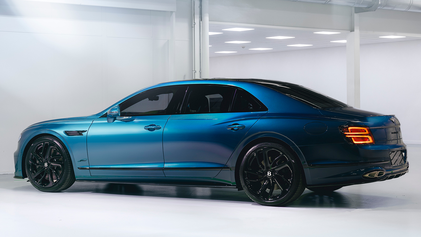 Η νέα βαφή της Bentley κοστίζει περισσότερο από μία Mercedes C-Class!